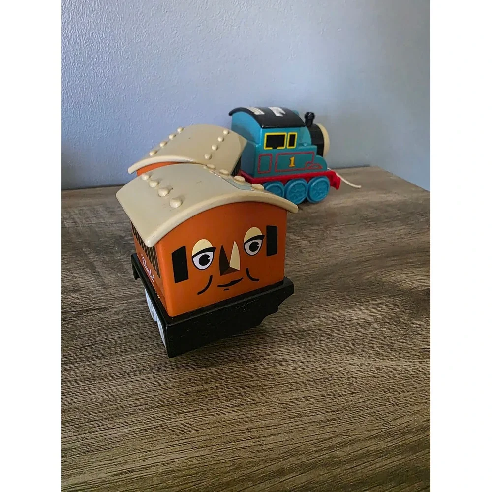 Vtg. 1998 TOMY Thomas & Friends Pull Toy Train Set